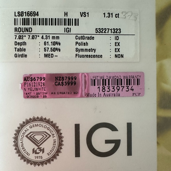 Michael Hill engagement ring set - Picture 7 of 7